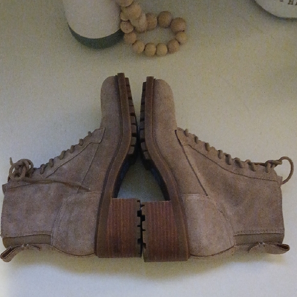 Lucky Brand Tan Lace Up Boots with Rugged Design - Picture 8 of 8